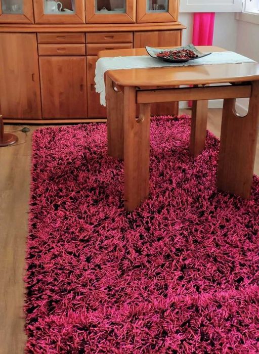 2 Carpetes de pelo alto fucsia e preto 200x140