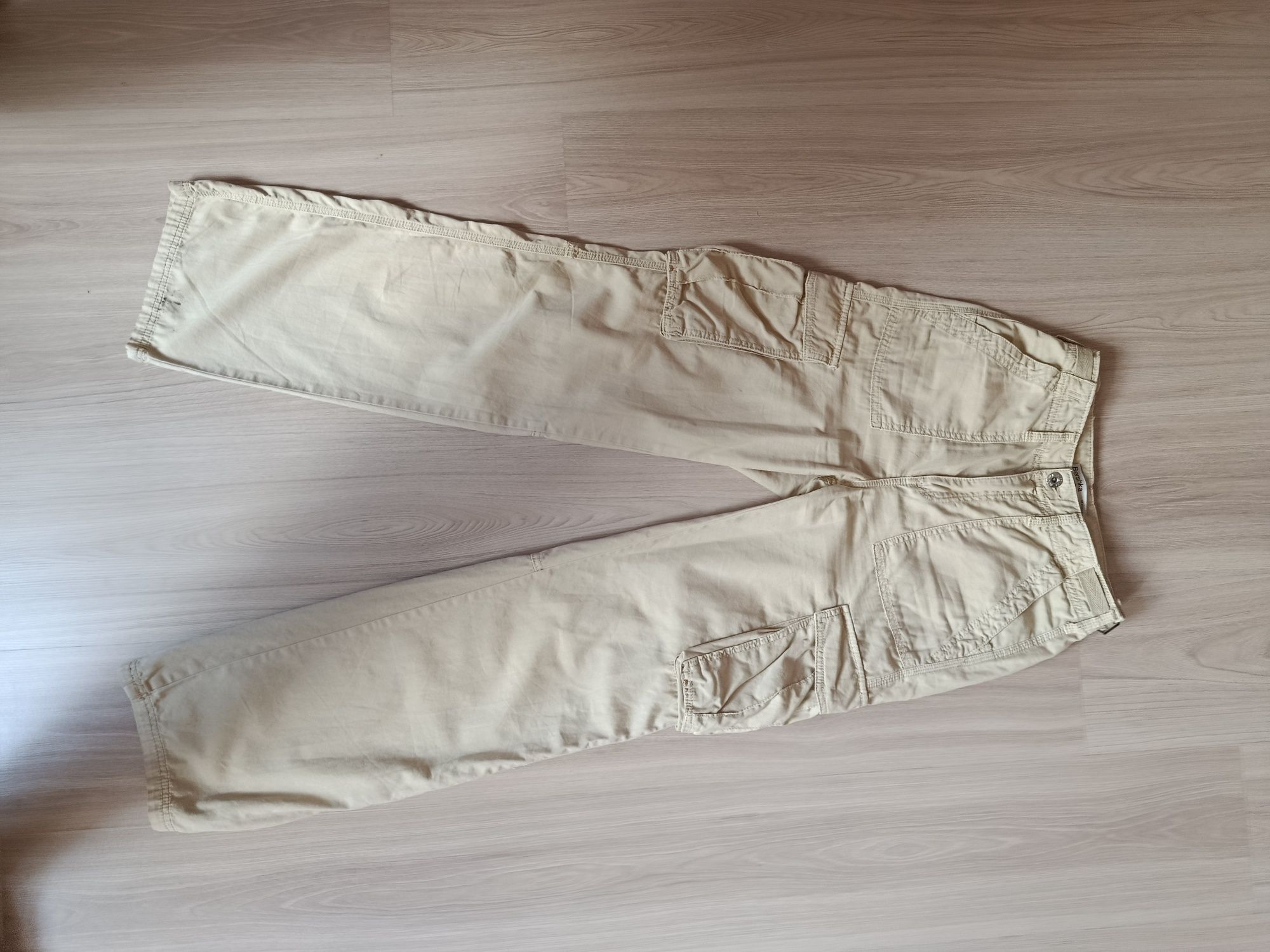Spodnie cargo Bershka
