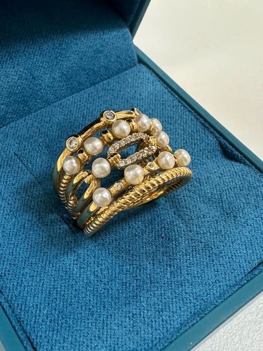 Anel de prata com banho de ouro - pérolas e zirconias
