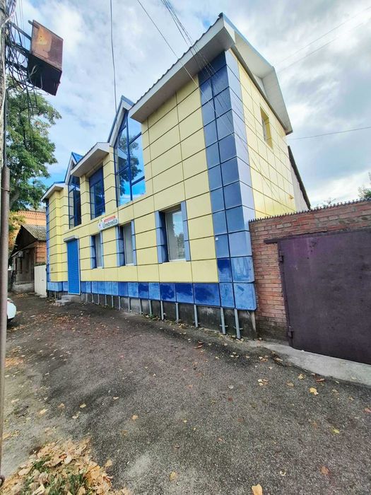 Здам в оренду двоповерхову будівлю 100 м2 в центрі, на вул. Шевченка.