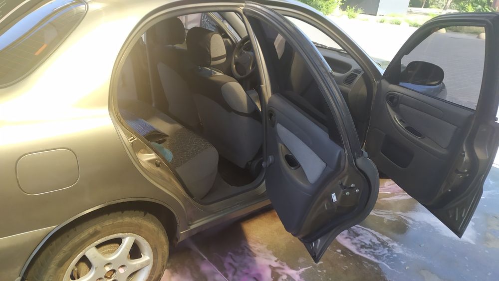 Продам ЗАЗ Ланос SE 2011 года максимальная комплектация газ/бензин