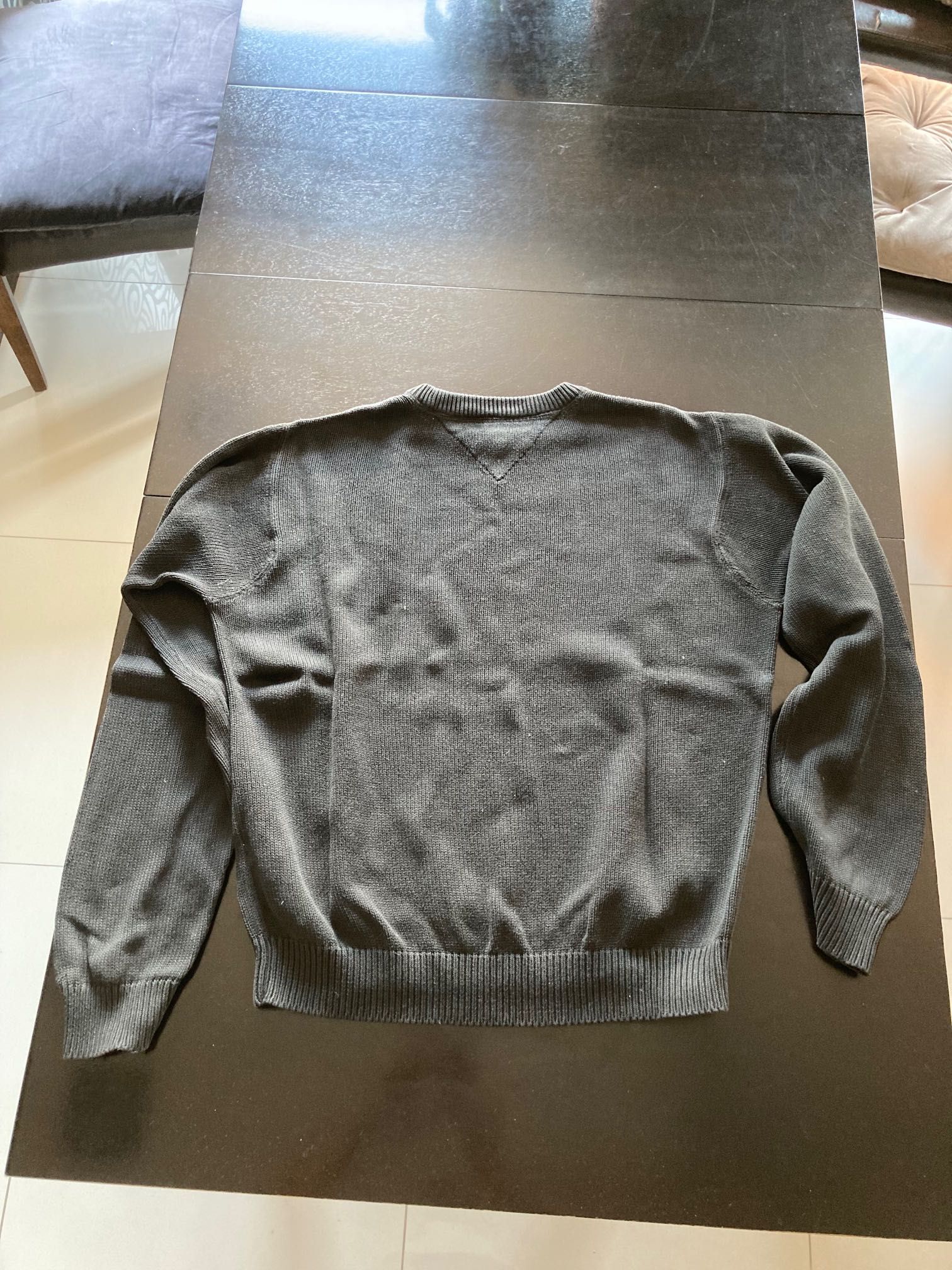 Czarny sweter Tommy  Hilfiger