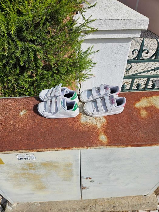 Sapatilhas adidas 27 e 28