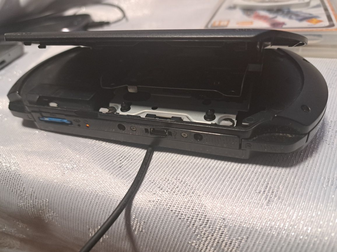 PSP mini , z grami , stan idealny. Wrocław.