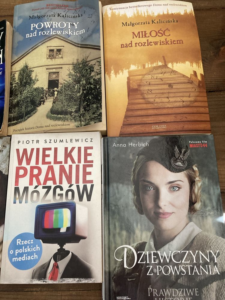 Dziewczyny z powstania, Milosc nad rozlewiskiem, Dublerka i inne ksiaz