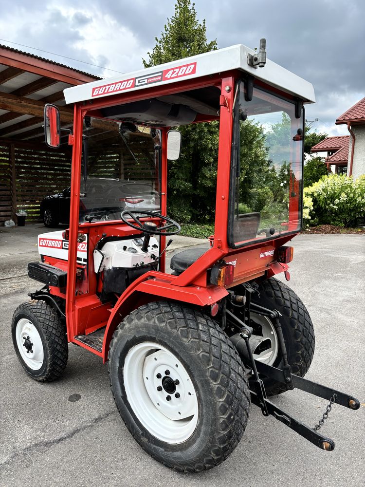 Traktor GutBrod 4200