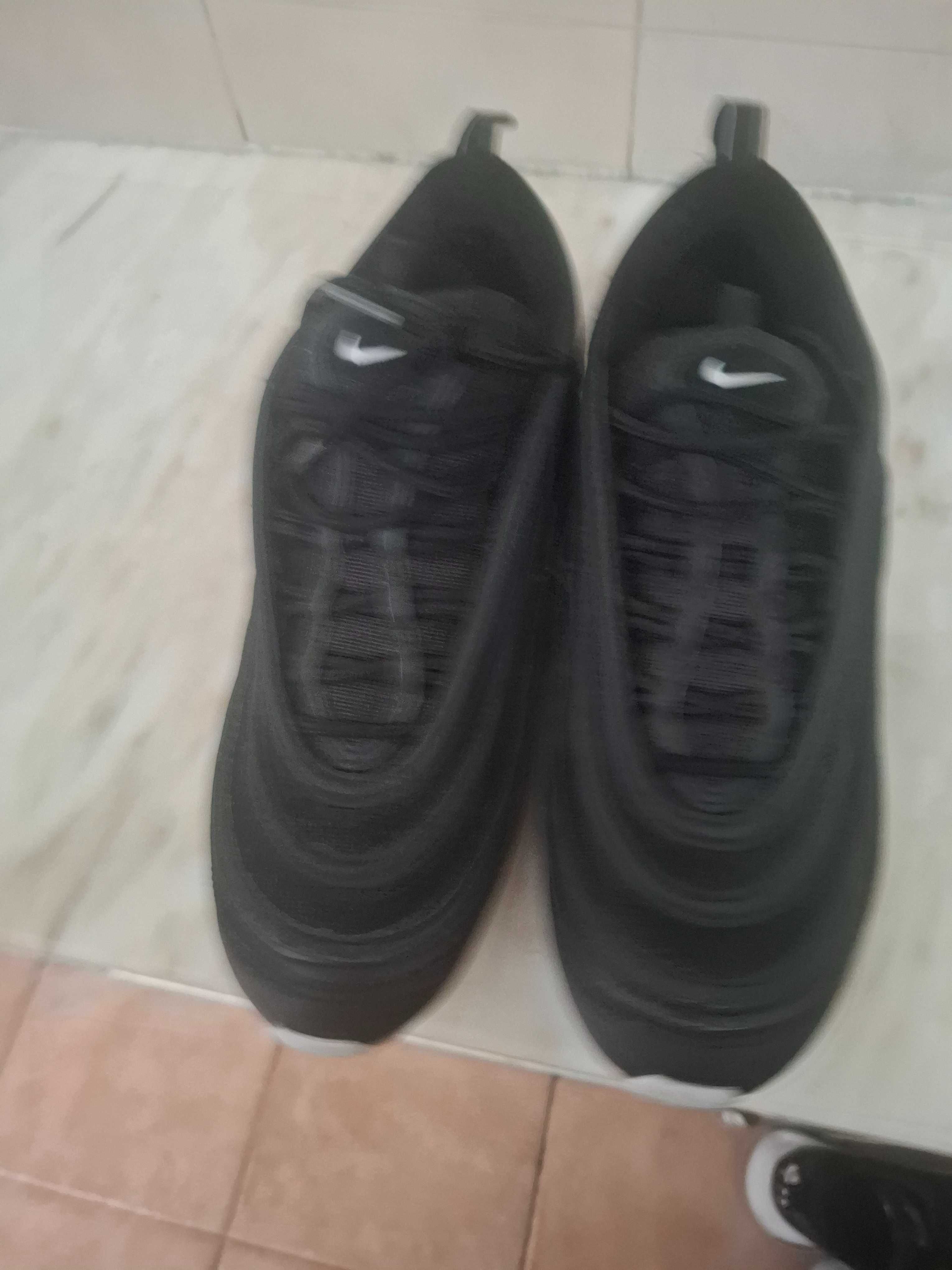 Sapatilhas  nike air max usadas 2 vezes
