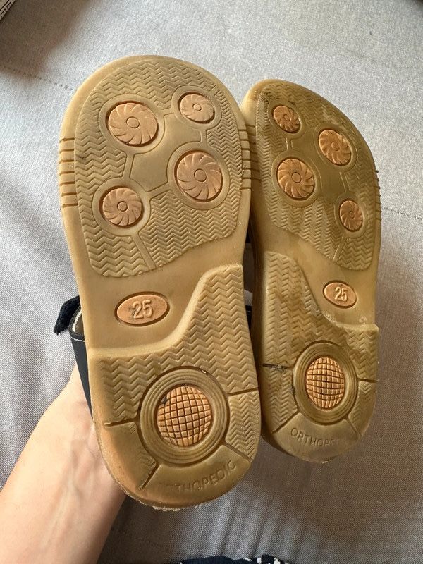 Barefoot Coccodrillo 25