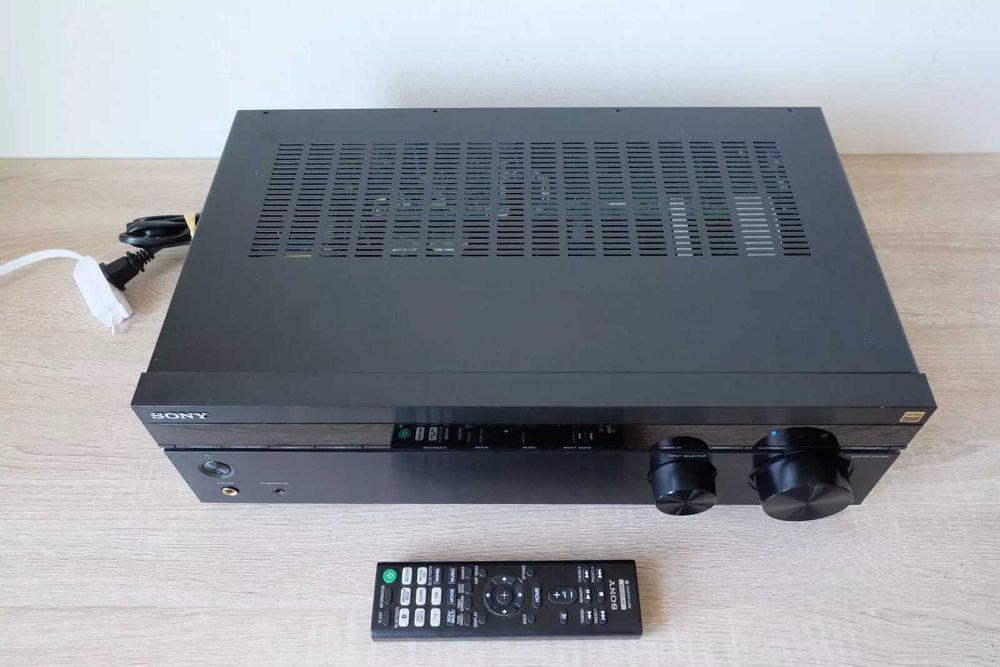 AV-Ресівер Sony STR-DH590