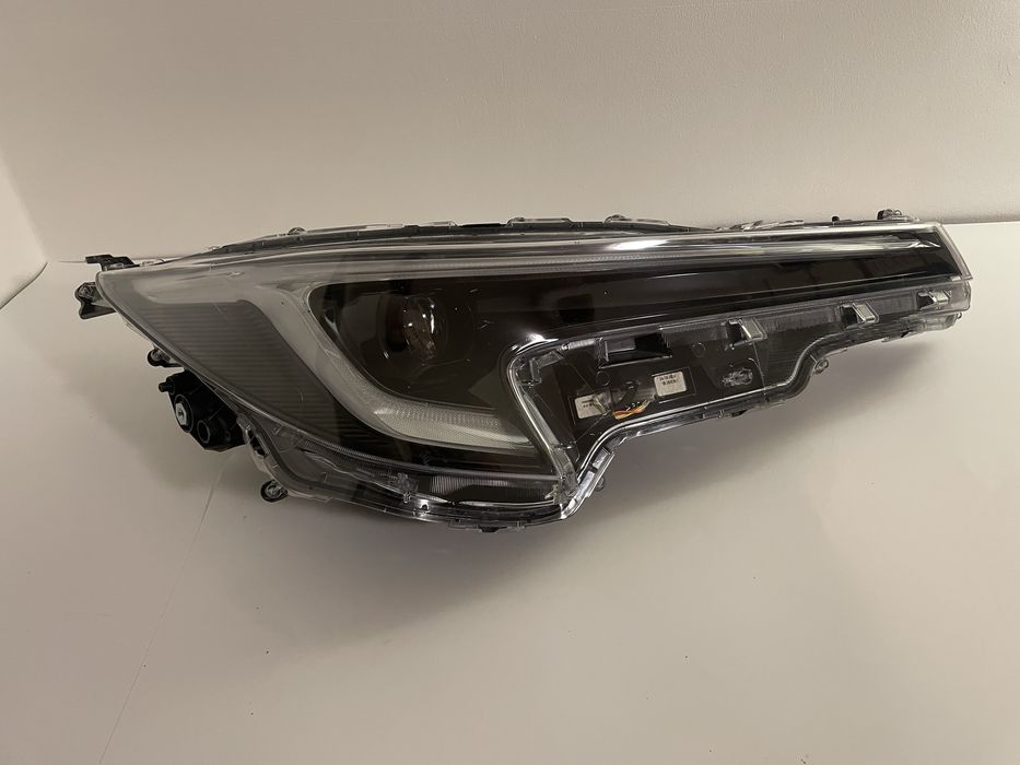 Toyota Corolla E21 lift / lampa prawa przednia prawy przód Full Led