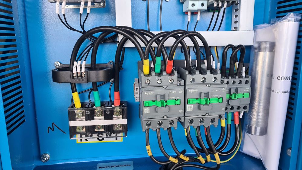 Гвинтовий компресор 15 кВт з частотним регулюванням RMC-20VSA