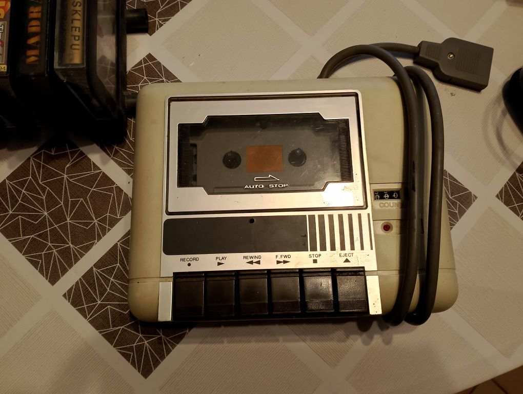 Commodore 64 oraz kasety używane zestaw