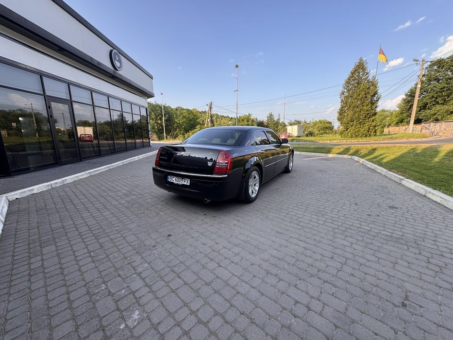 Chrysler 300с 2.7 в чудовому стані !