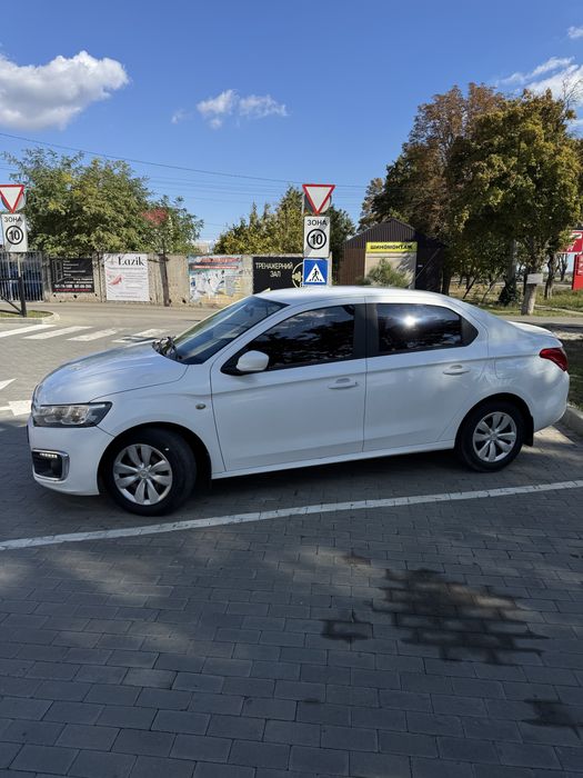 Продам Citroen C Elysee 1.2 2019 рік в гарному стані