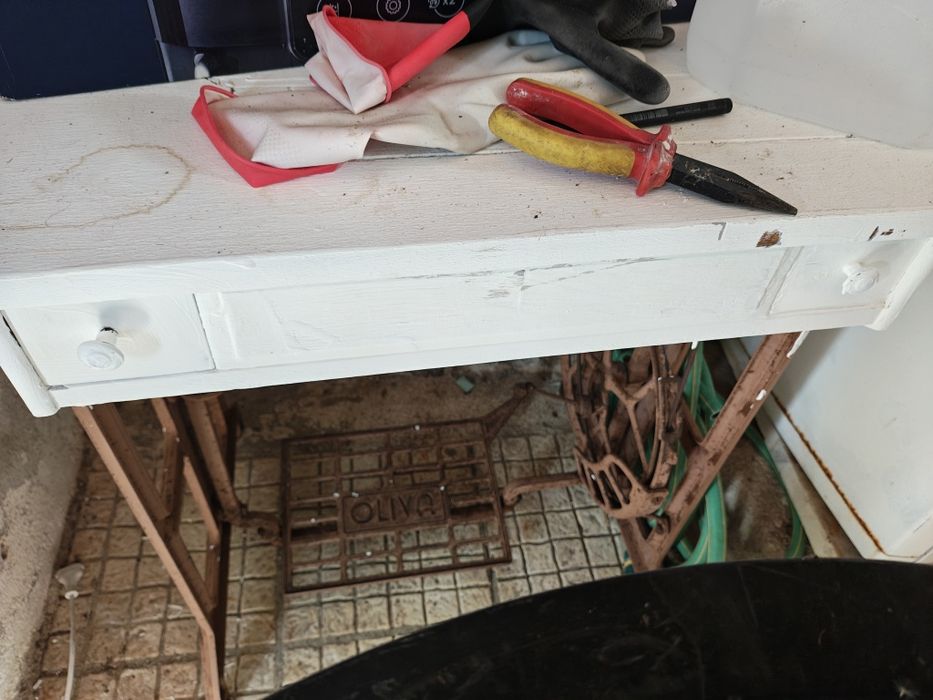 Máquina de costura oliva antiga