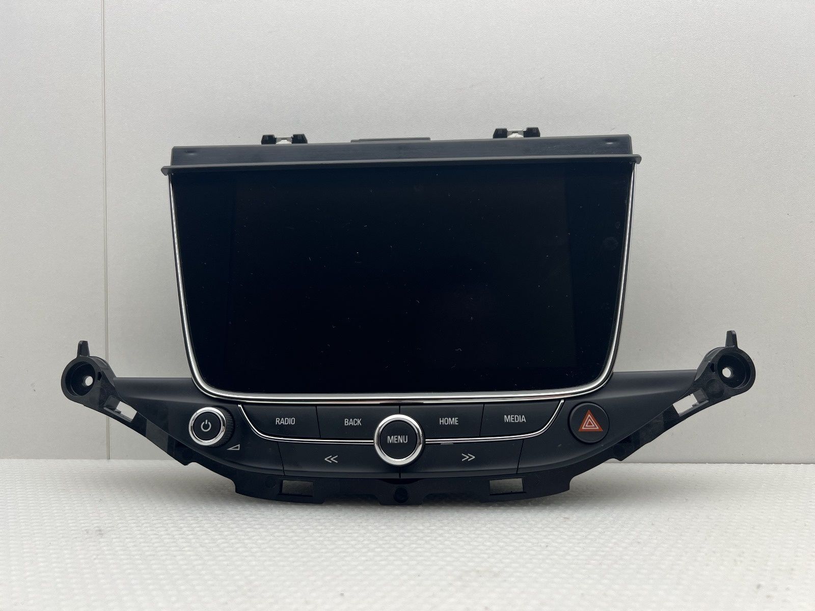 Naprawa elektroniki samochodowej wyświetlacz opel
