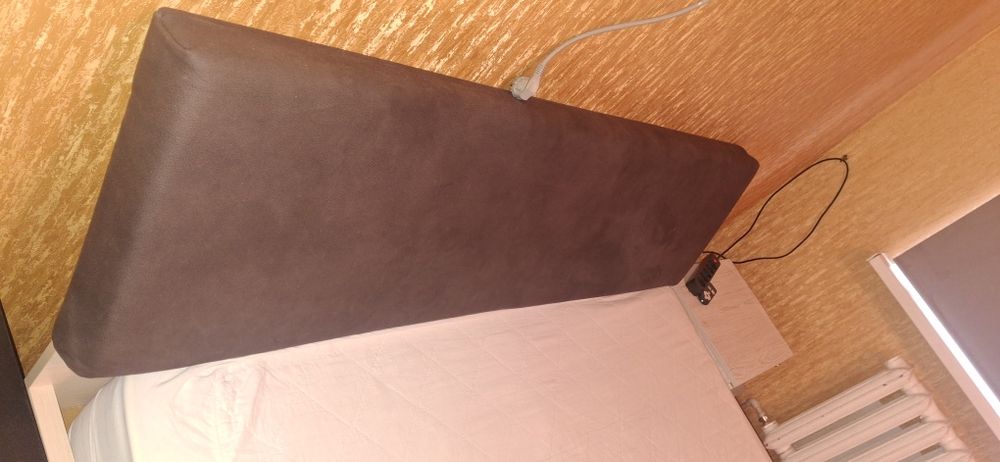 Двоспальне ліжко