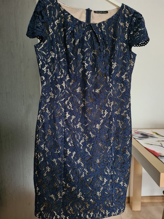 Granatowa, koronkowa sukienka Swing,44