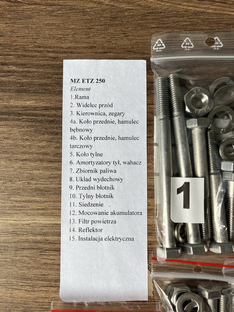 NOWY komplet śrub śruby NIERDZEWNE MZ ETZ 250