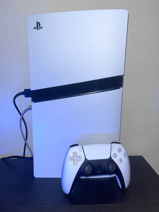 PlayStation 5 Pro como nova, 1 mês uso, 2 anos e 10 meses garantia