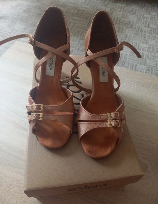 Buty taneczne Kozdra rozmiar 36 (pasuje na standardowe 38)