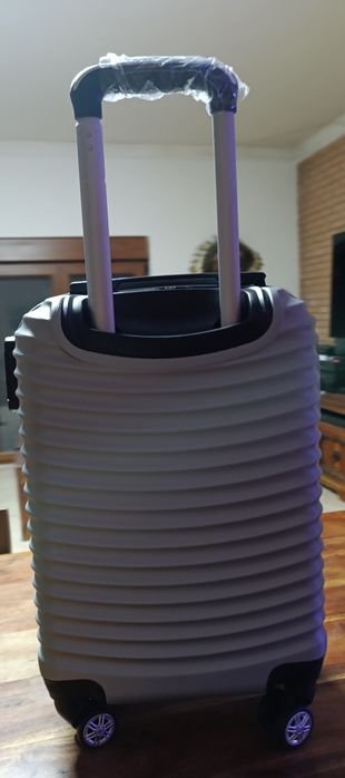 Mala de cabine, rodas 360°,prateada. Nova!
