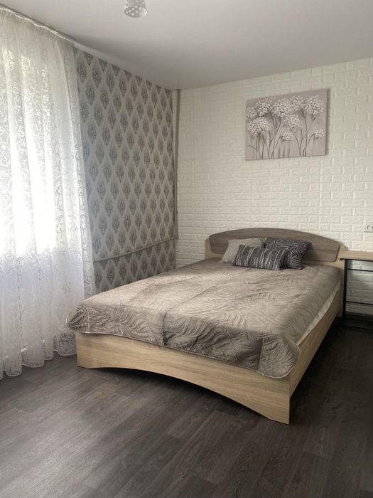 Сдаю в аренду по добово 2-кімнатну квартиру