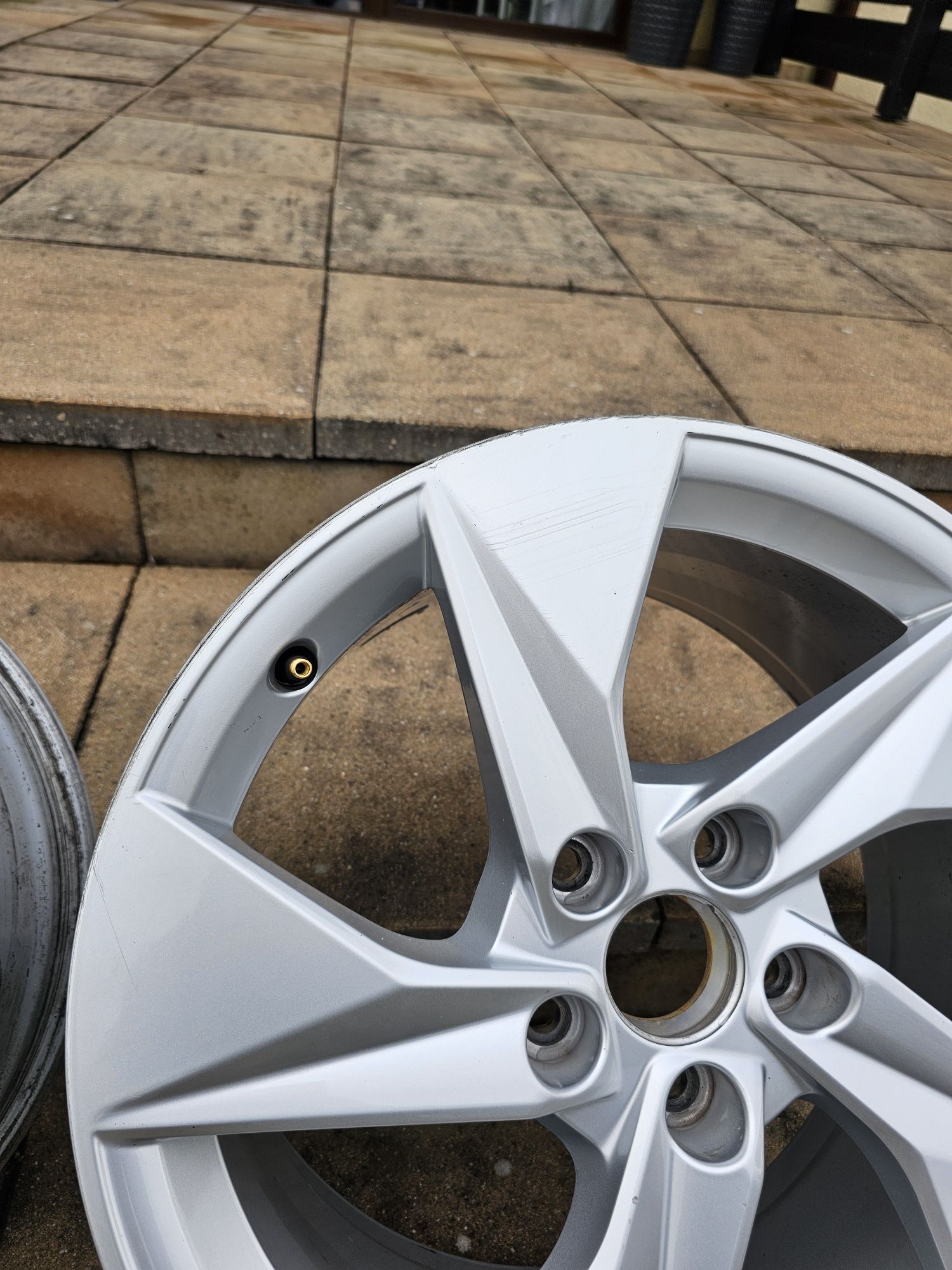 Felga 17cali 5x112 8j et46 oryginal Audi A3 S3 8Y0