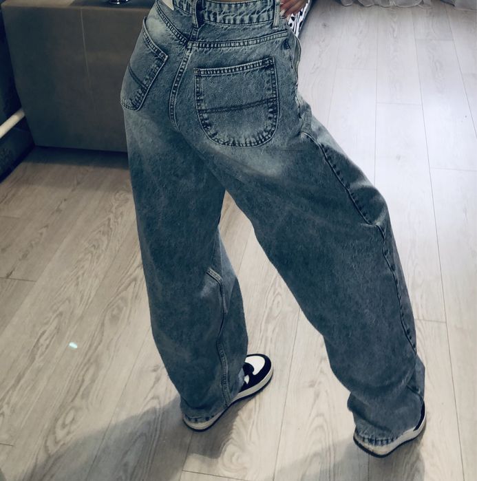 Джинси скейтери блакитного кольору