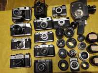 Продаються фотоапарати та об'єктиви до них.