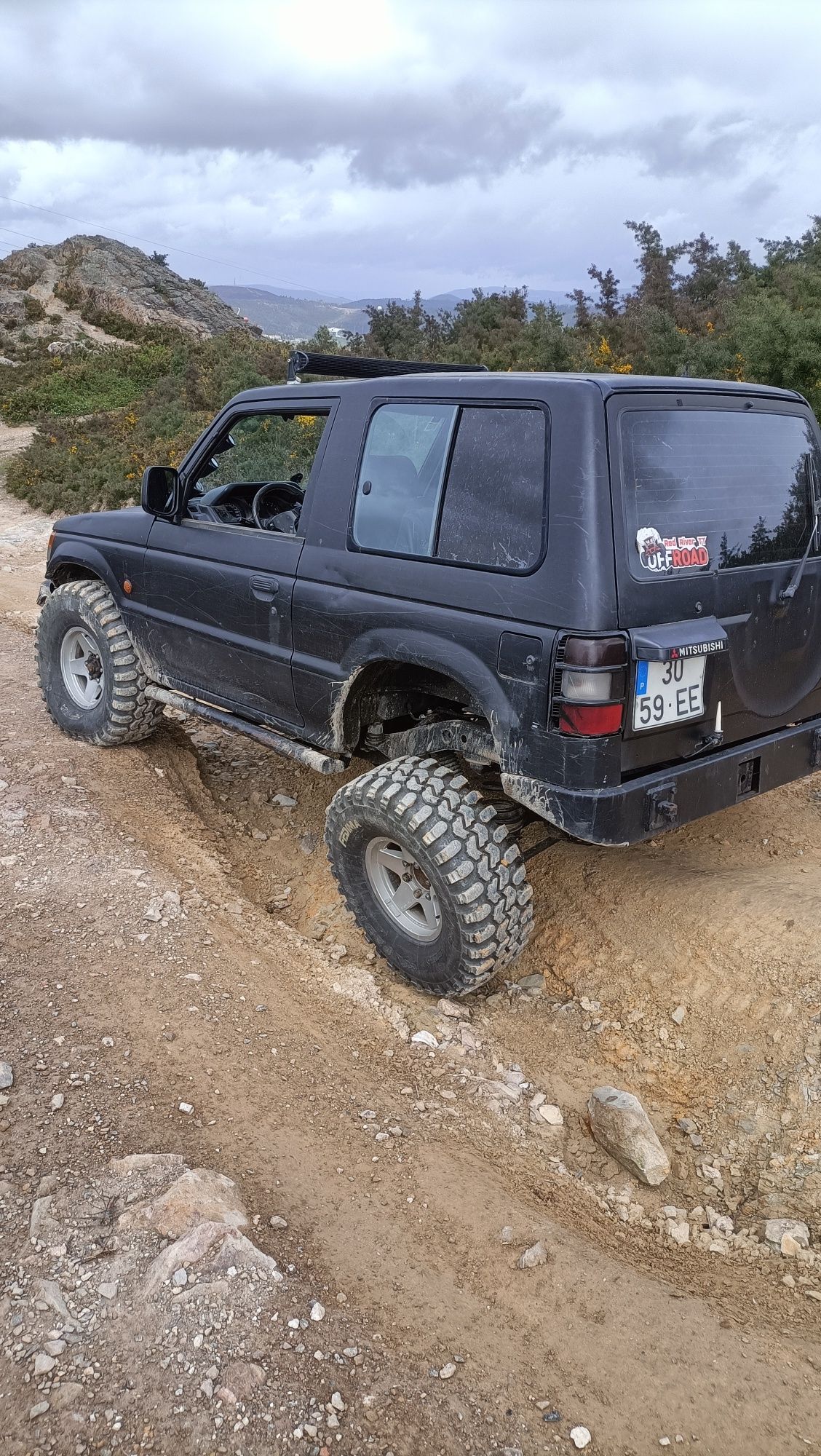 Vendo ou troco Pajero MK2 94 versão GL com bloqueio original