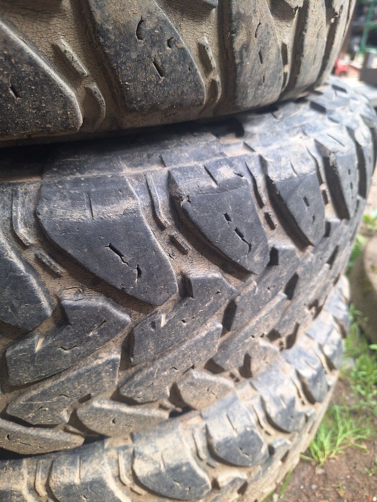 Opony mt at toyo 245/75/16 4 sztuki