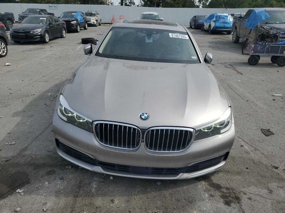 В дорозі BMW 7 G12 740Li 2017 B58
