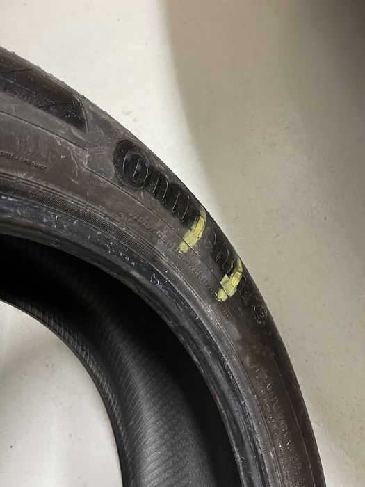 Vendo pneu Continental 235/50 R18