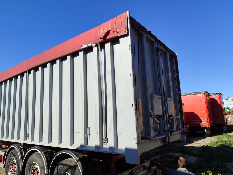 Самосвал зерновоз