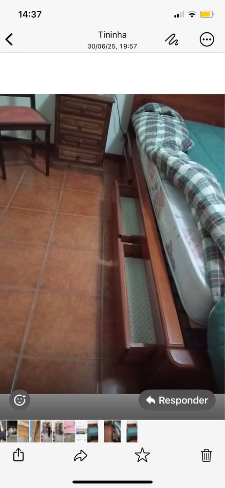 Cama de casal em bom estado
