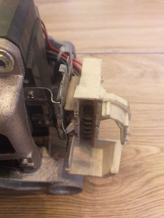 Silnik napędzający do pralki Electrolux EWS 10610 W / 12610 W