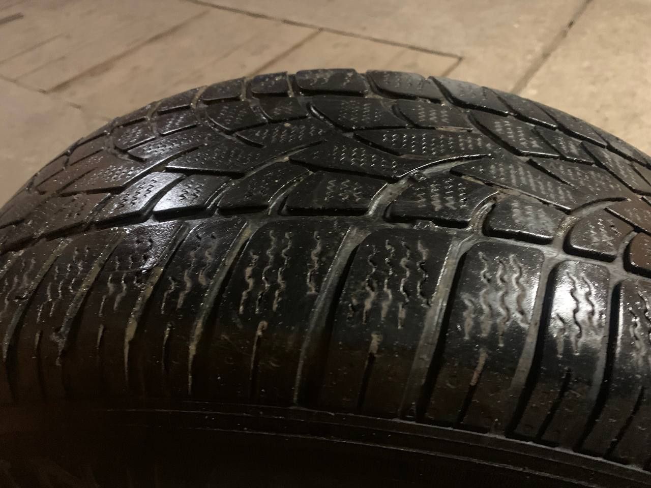 Продам резину Dunlop 235/65/17