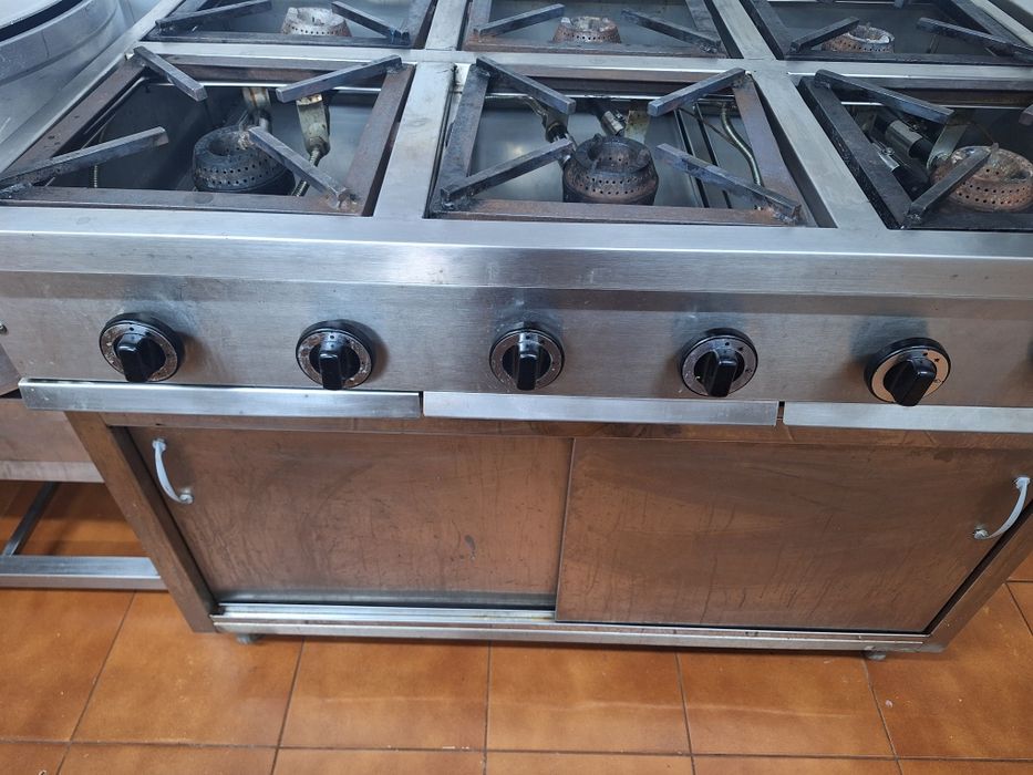 Vendo fogão com 6 queimadores  com apenas 2 meses de uso.