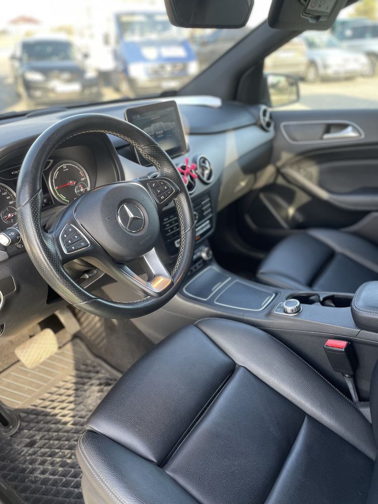 Mersedes Benz B 250 E електромобіль 2016р.