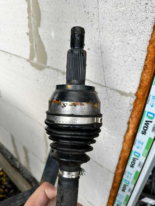 Полуось левая  передняя Range rover l405