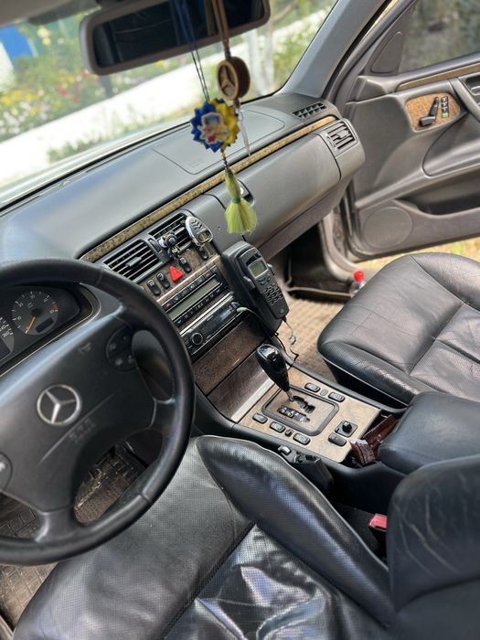 Продам Mersedes Benz 210
