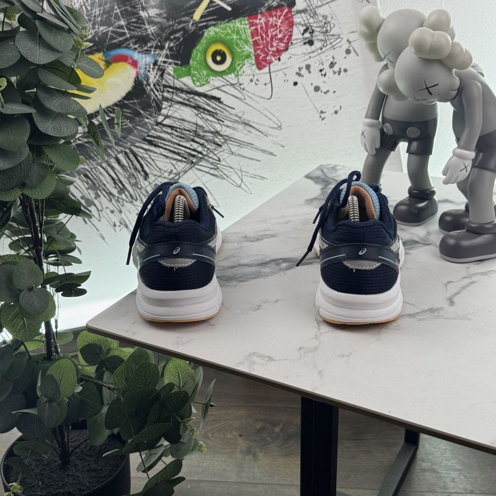 Кросівки Asics Jolt 3 39 розмір 4498