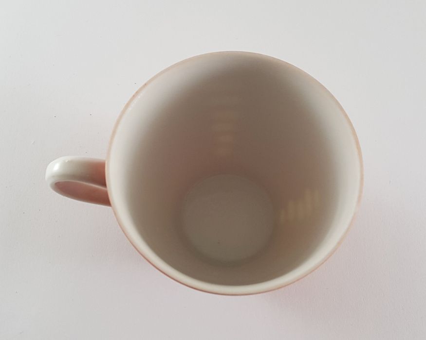 Filiżanka "London" projektu Wincentego Potackiego z 1962 roku- Ćmielów