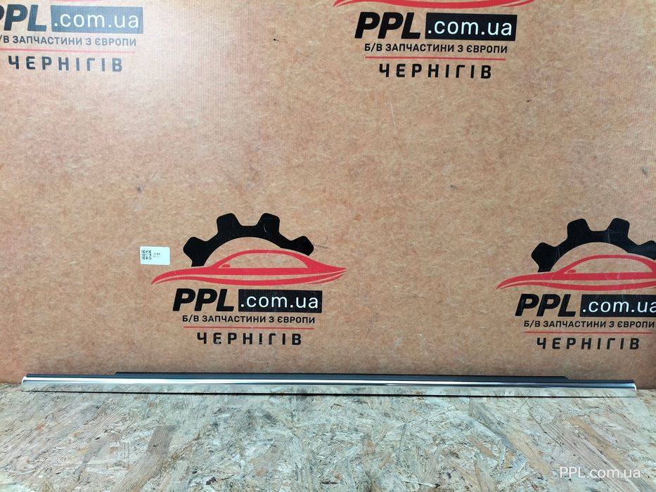 Opel Astra J 09-15 Накладка молдинг двери задний правый хром 13412779