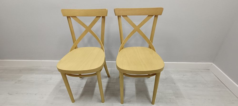 Krzesła A-8810/2 typu krzyżak Thonet Fameg  Radomsko nowe