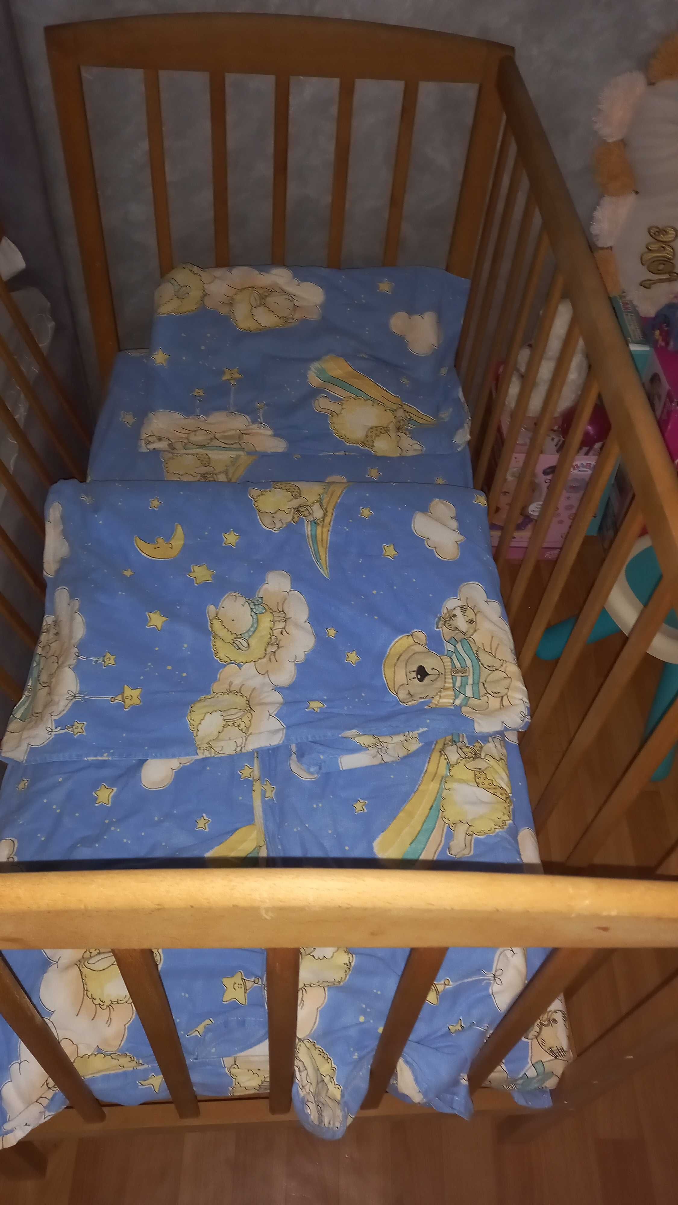 Дитяче ліжечко з матрасом і балдахіном