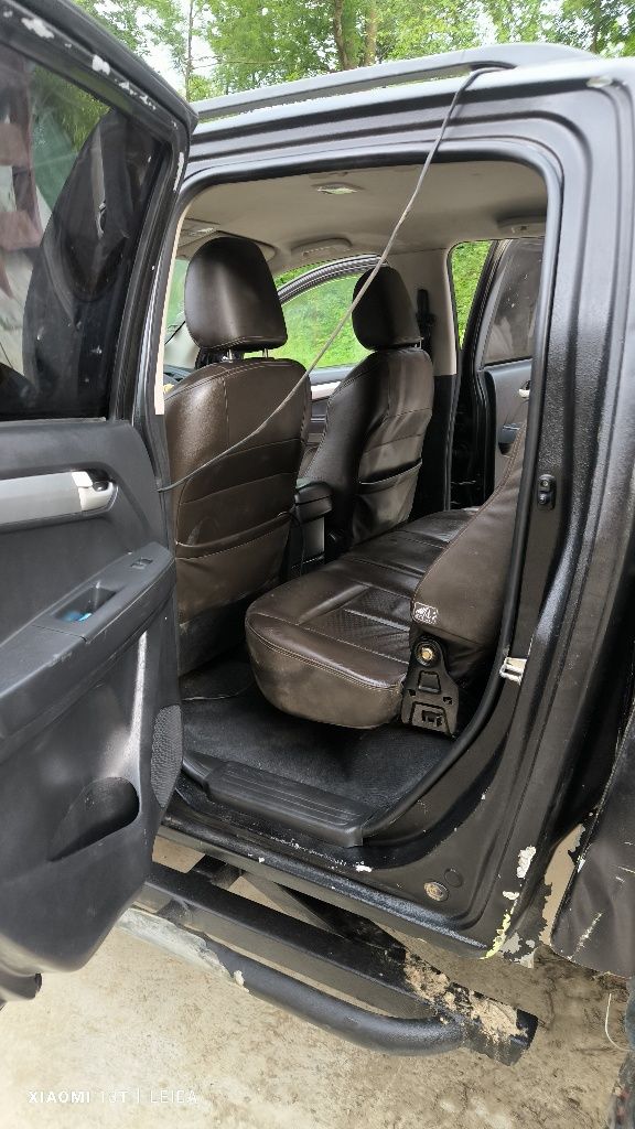Isuzu D max zarejestrowany opłacony