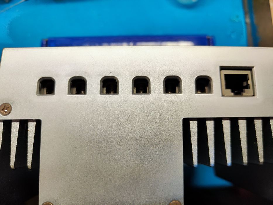 Контроллер заряда солнечных панелей батарей MPPT EPsolar 12\24В 20А