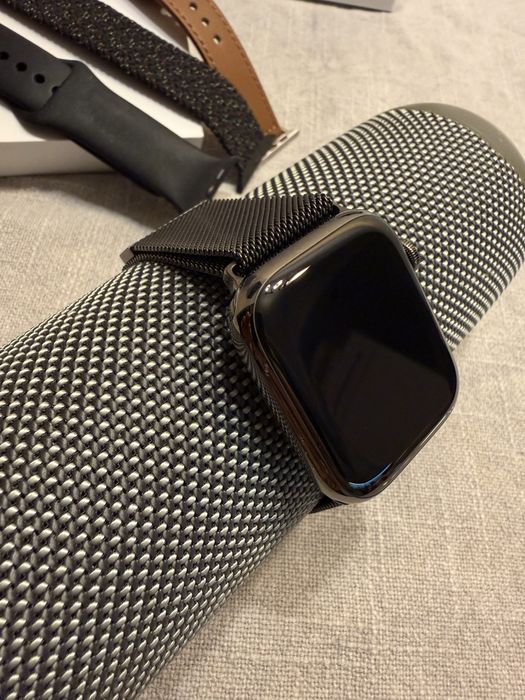 Apple Watch Series 7 cellular Tytan 45 mm